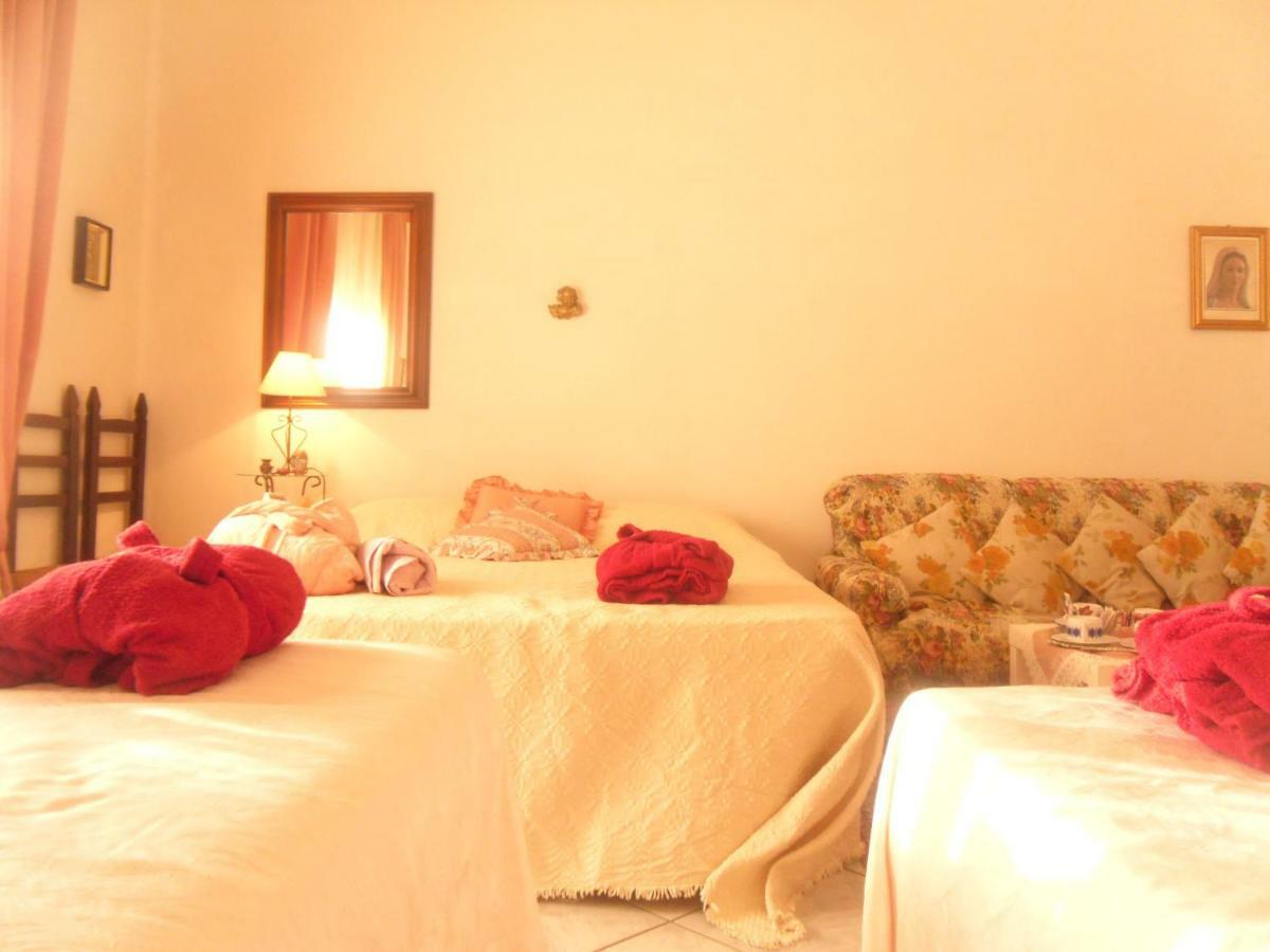Milis Italia Guesthouse מראה חיצוני תמונה